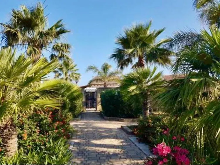 Villa Camelie 0*, Campofelice Di Roccella Italy